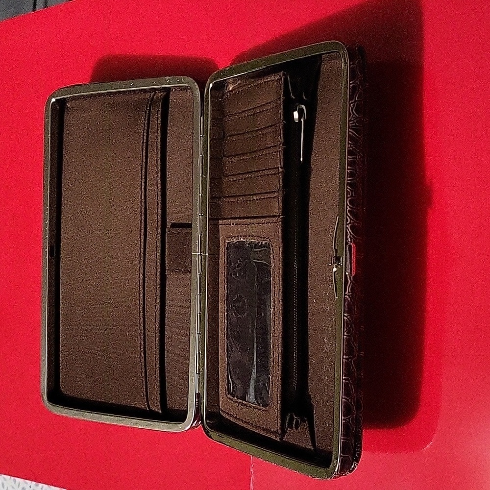 Wallet - Picture 10 of 10